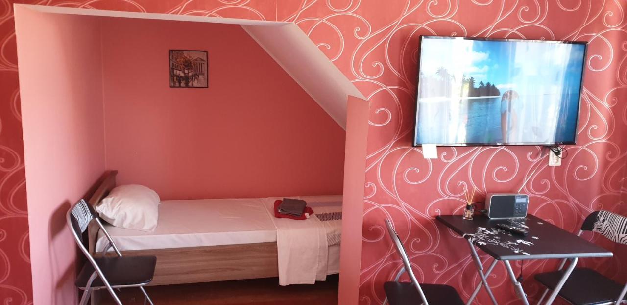 Martin Guest House Ventspils Buitenkant foto