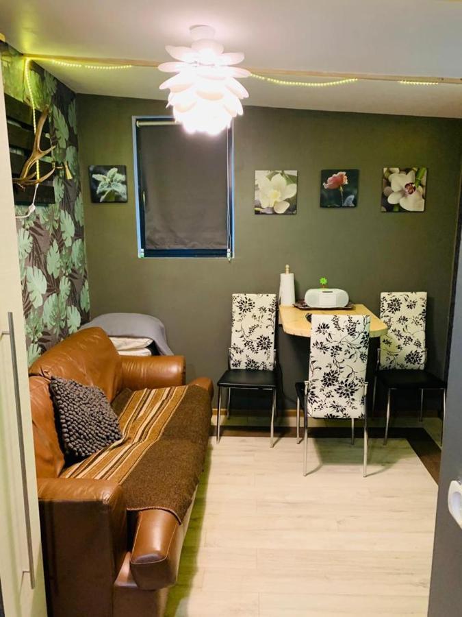 Martin Guest House Ventspils Buitenkant foto