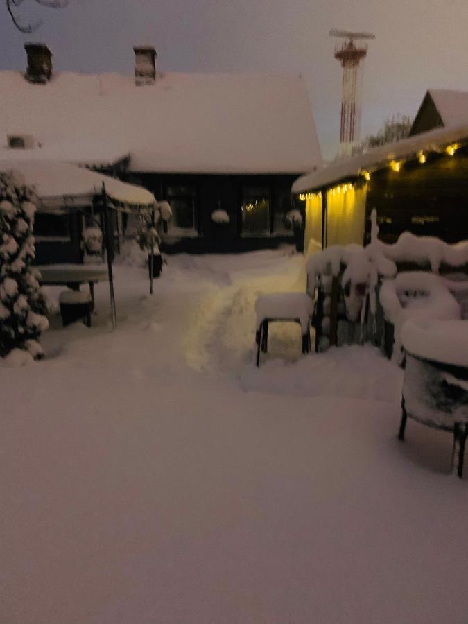 Martin Guest House Ventspils Buitenkant foto