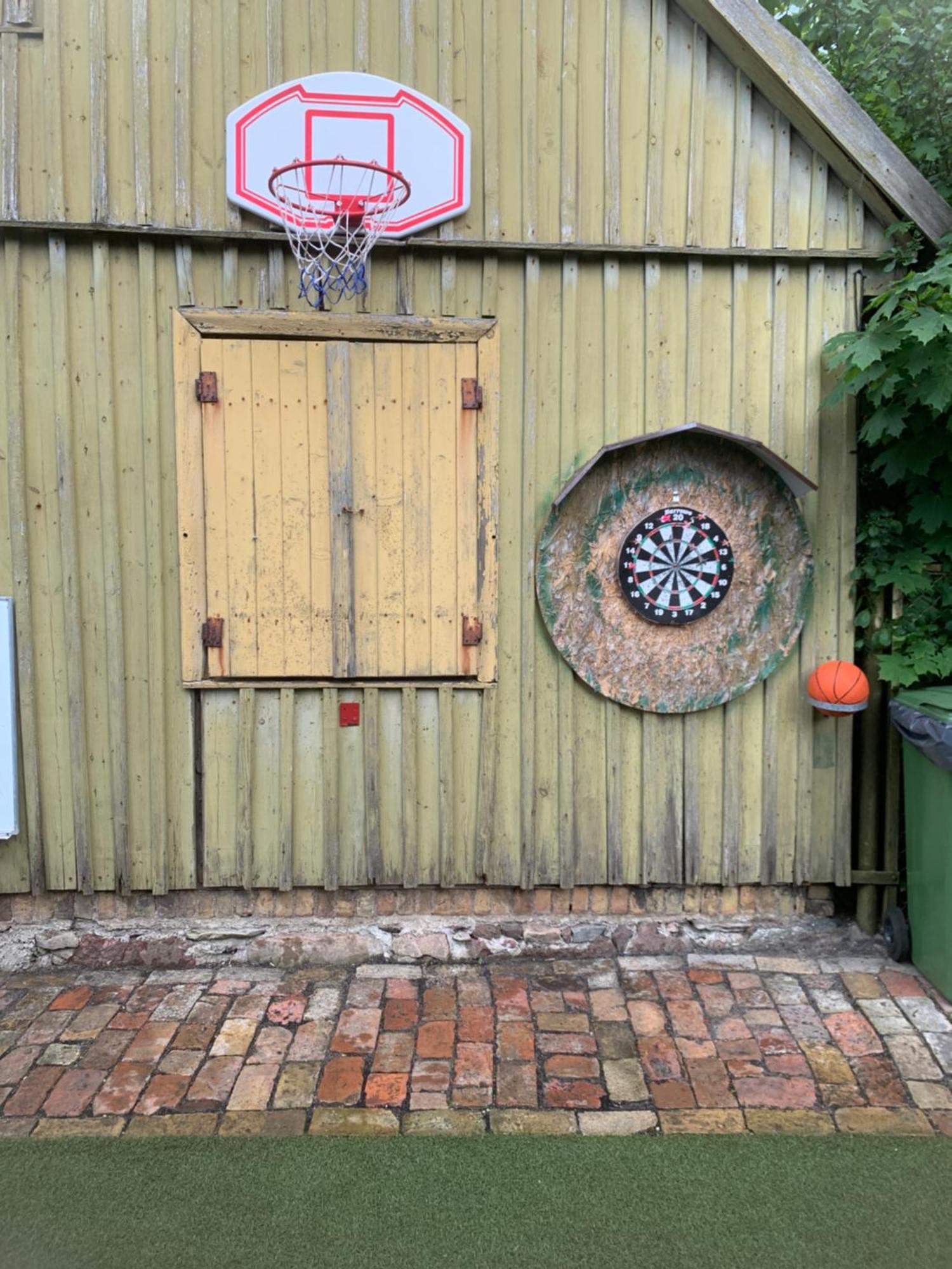 Martin Guest House Ventspils Buitenkant foto