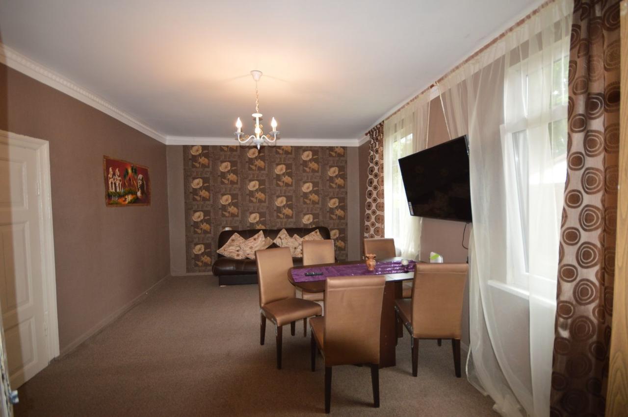 Martin Guest House Ventspils Buitenkant foto