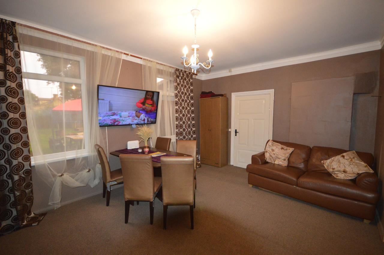 Martin Guest House Ventspils Buitenkant foto